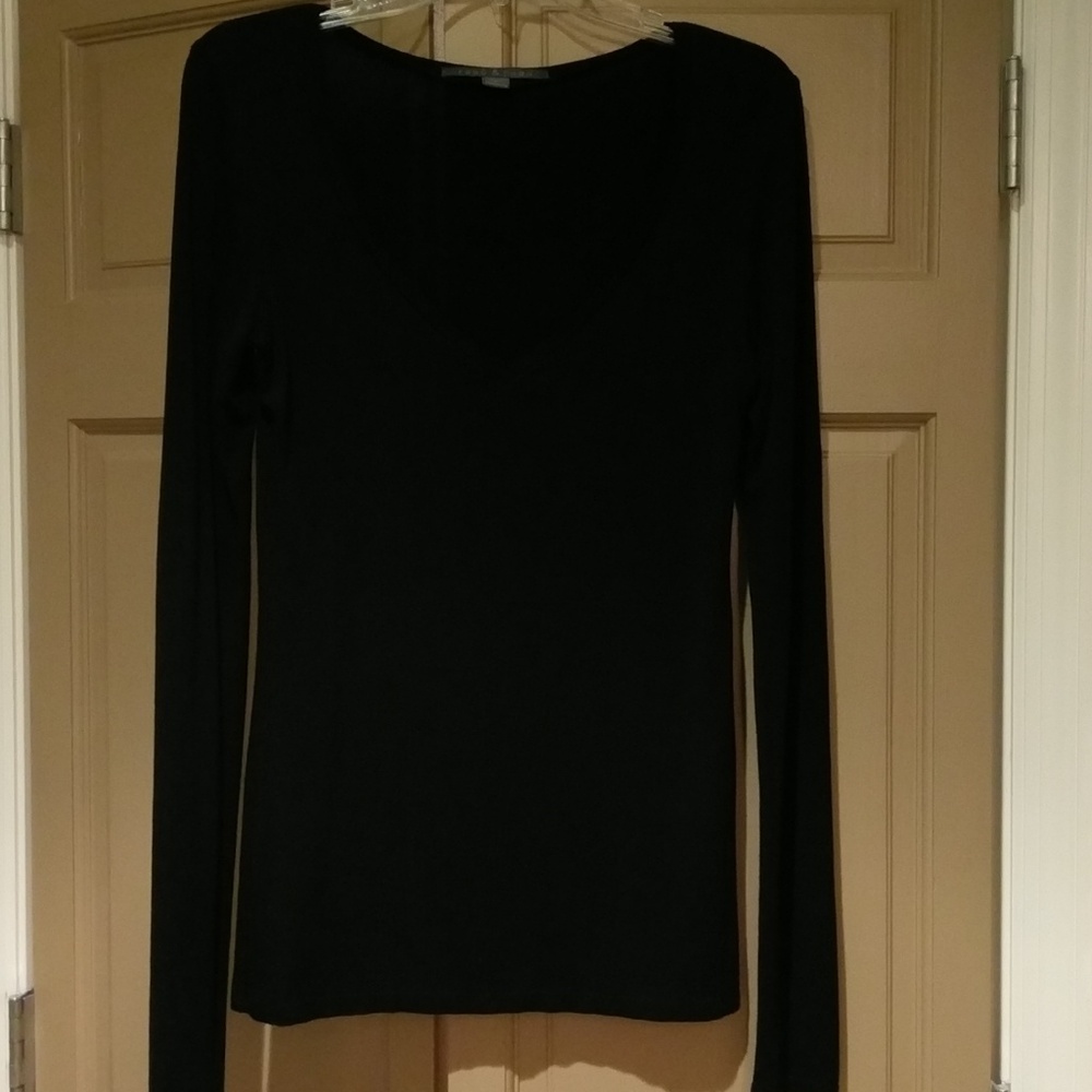 Long sleeved,  wide V-neck Robb and Hugo T shirt